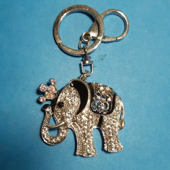 Beautiful Bejeweled Elephant Key Chain - Picture 1 of 3